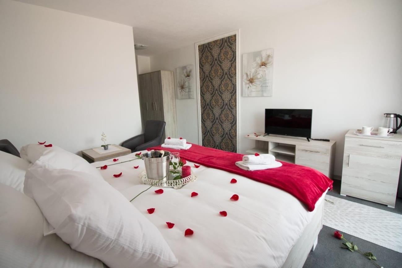 Aparthotel "Queen Zina" Vlašić Exterior foto